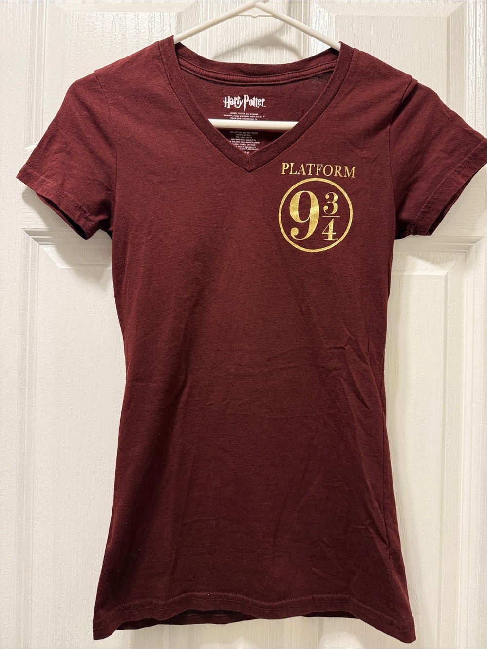 Warner Bros. Maroon V‑Neck Tee with Gold Platform 9 3/4 Crest